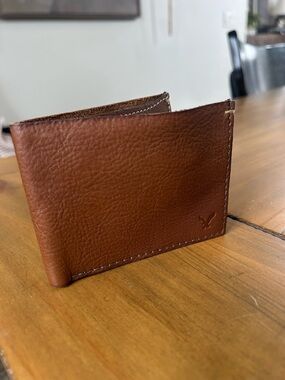 NWT AEO Men's Brown Leather Bifold Wallet